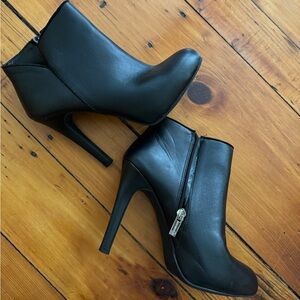 Jessica Simpson boot stilettos